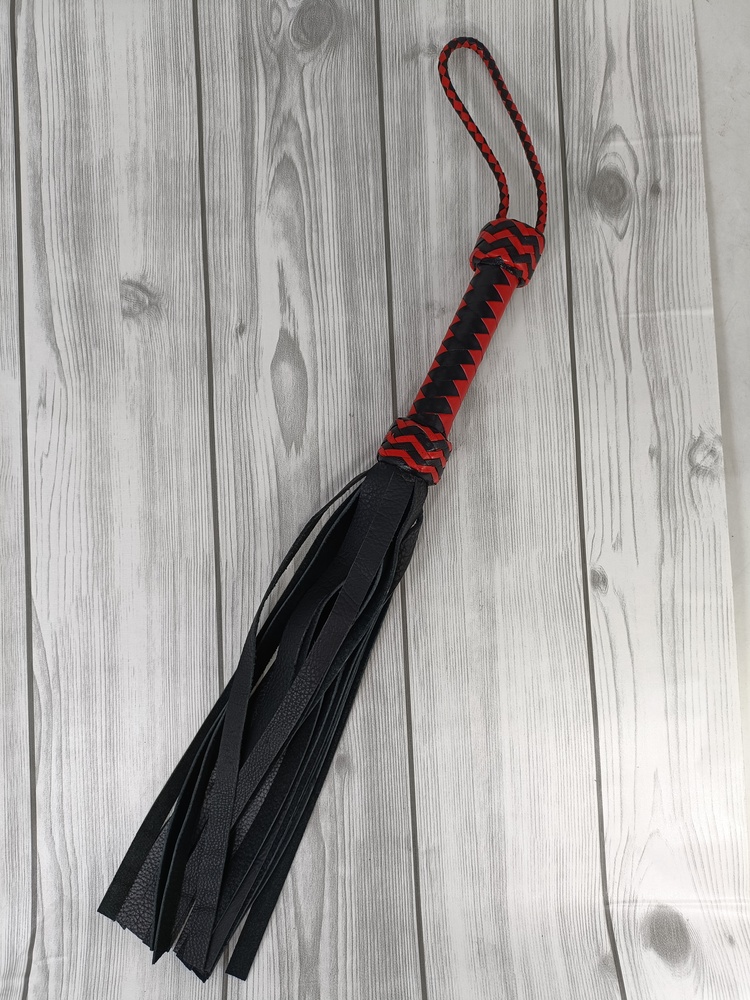 Real Genuine Cow Hide Leather Flogger, Heavy Duty Thuddy whip - Picture 2 of 7